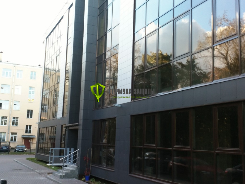 Монтаж резиновых проступей на ступени 12.10.2018 г.