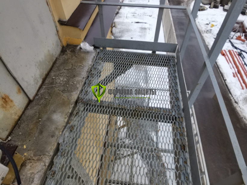 Монтаж резиновых "Ячеистых" проступей на ступени 29.12.2021 г.