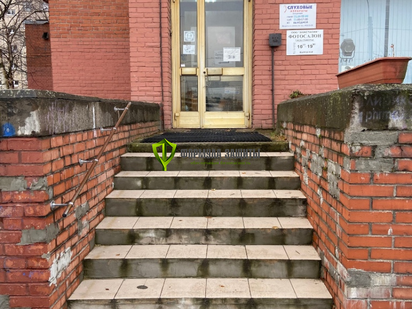 Монтаж алюминиево-резиновых накладок на ступени 21.11.2020 г.