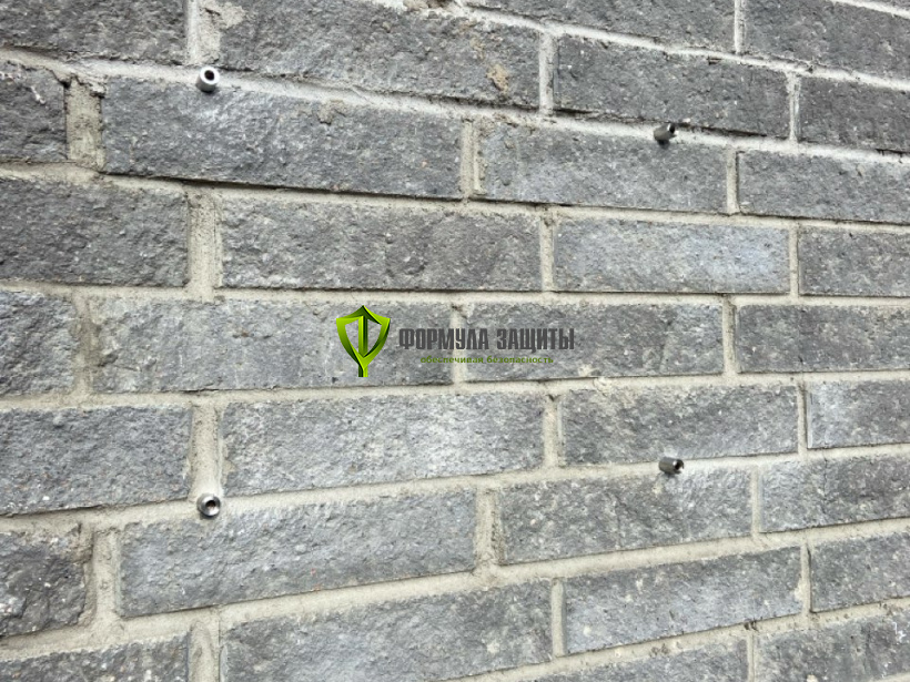 Изготовление и монтаж таблички из оргстекла 28.09.2023 г.