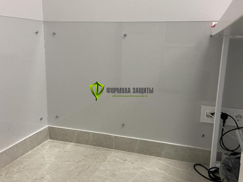 Изготовление и монтаж информационного и защитного оборудования для клиники косметологии 19.05.2024 г.