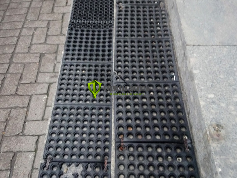 Монтаж резиновых "Ячеистых" проступей на ступени 22.12.2019 г.