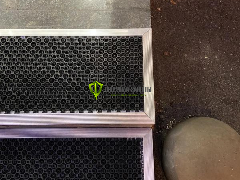 Монтаж модульного грязезащитного покрытия Клин Стэп "антикаблук" 06.11.2024 г.