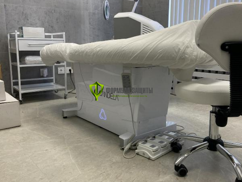 Изготовление и монтаж информационного и защитного оборудования для клиники косметологии 19.05.2024 г.